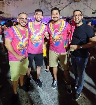 Equipe BBChain em Recife comemorando juntos no Bloco da Pitang - Balança Pitangueira 